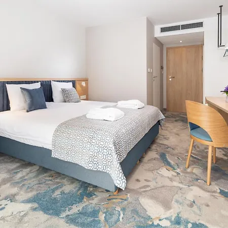 Курортный комплекс Maloves &