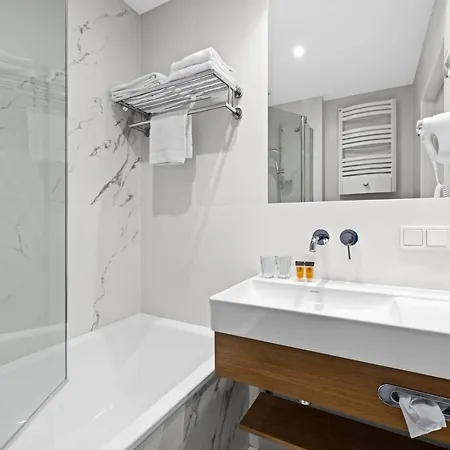 Maloves & Курортный комплекс Владыславово