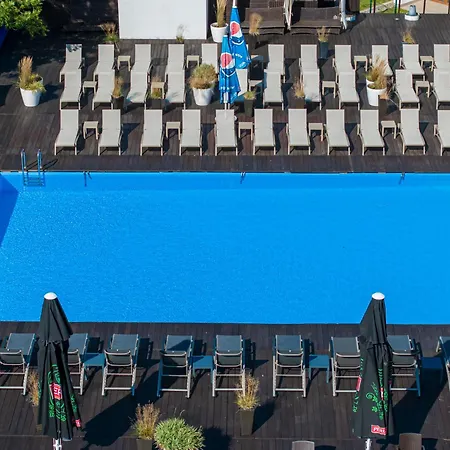 Курортный комплекс Maloves &