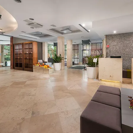 Maloves & Apartmanhotel 4*