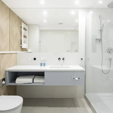 Apartmanhotel Maloves & 4*