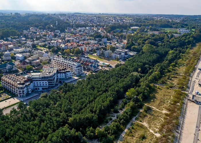 Maloves & Semesteranläggning (resort) *