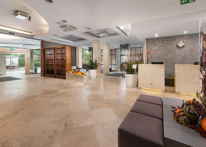 Maloves & Semesteranläggning (resort) *