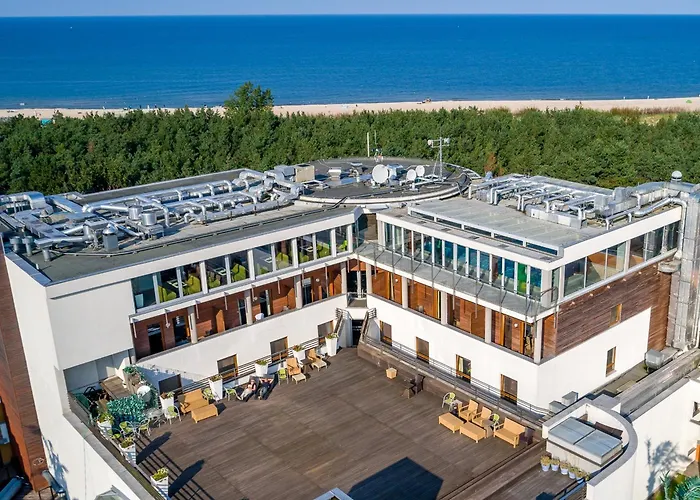 Maloves & Semesteranläggning (resort) *